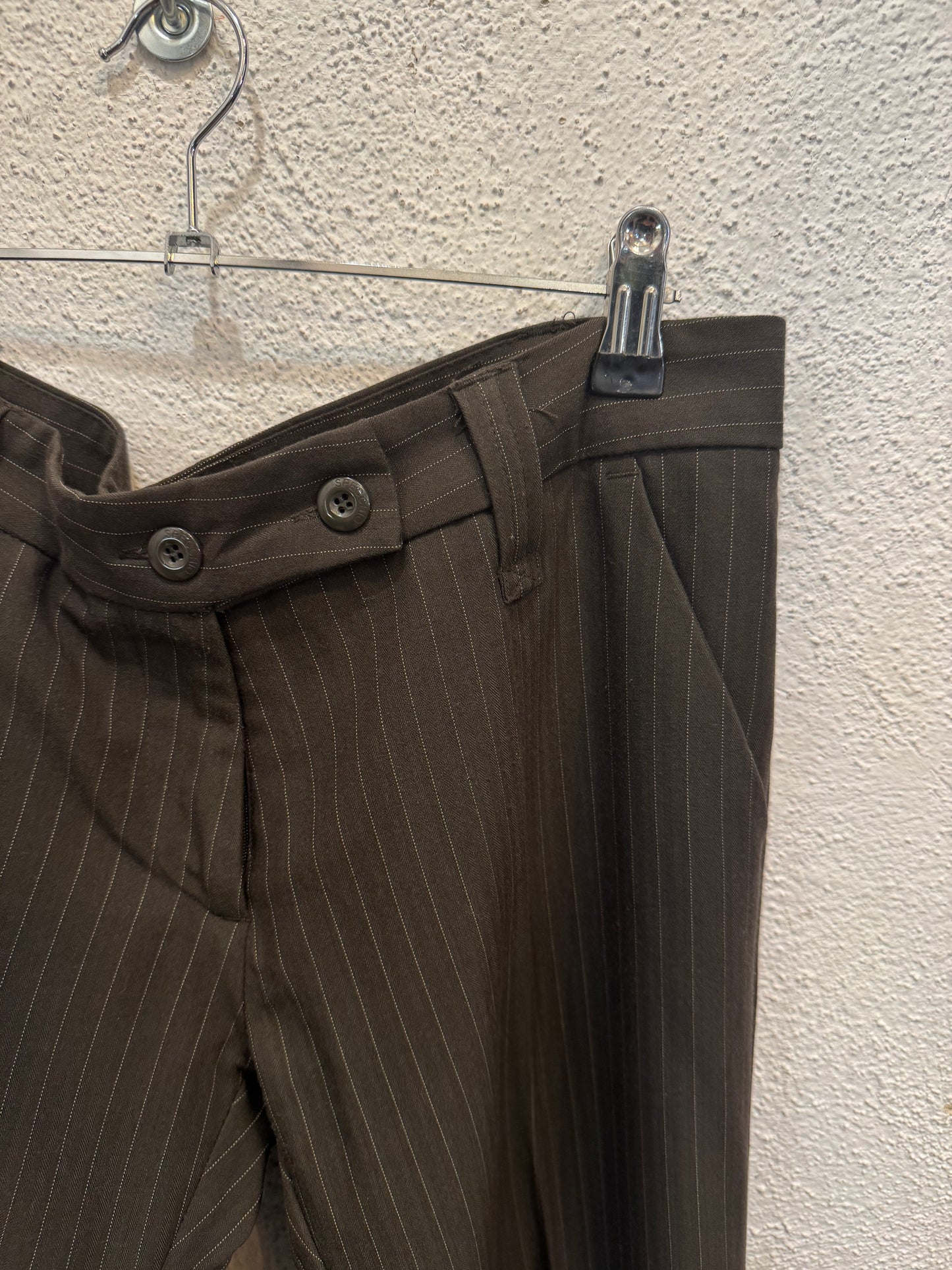 Completo gessato marrone